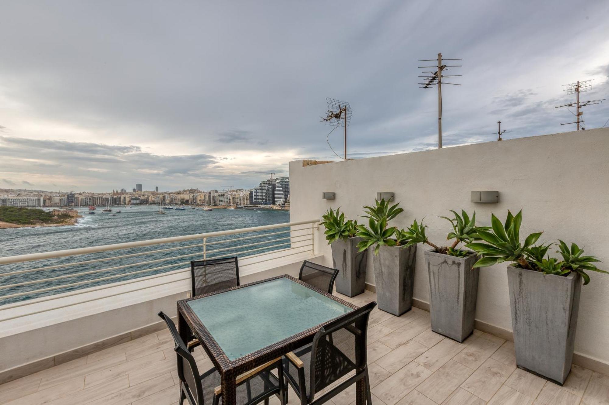 49/3 Seafront Duplex Penthouse In Valletta Exterior photo